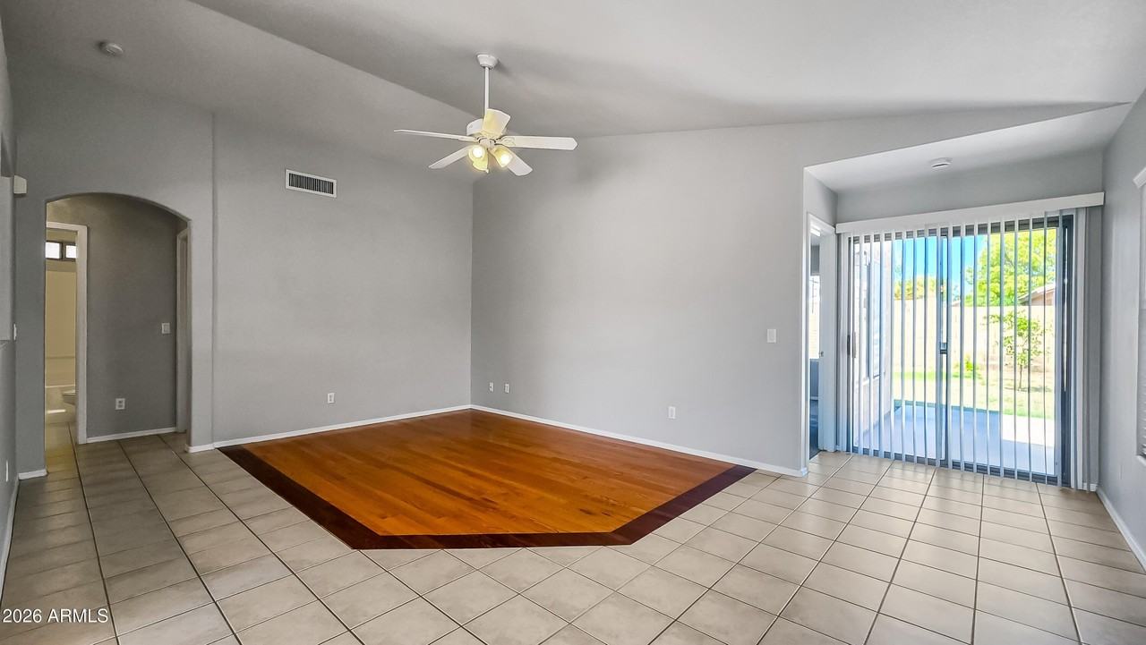 13344 W Desert Ln - Photo 4 of 25