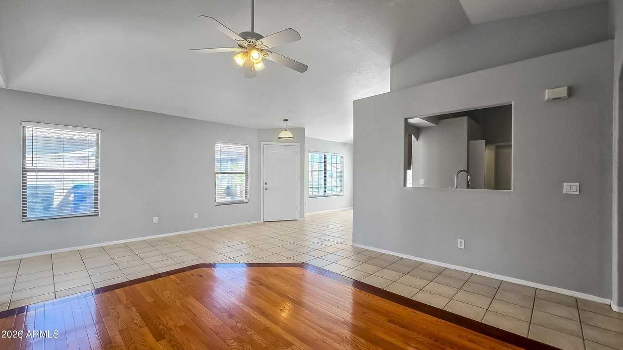 13344 W Desert Ln - Photo 5 of 25