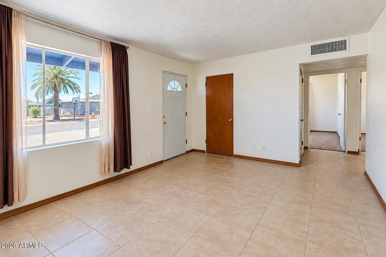 12811 N 111th Dr - Photo 2 of 10