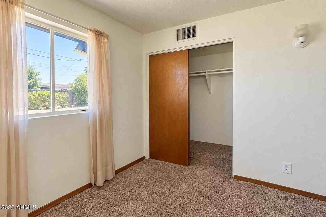 12811 N 111th Dr - Photo 7 of 10
