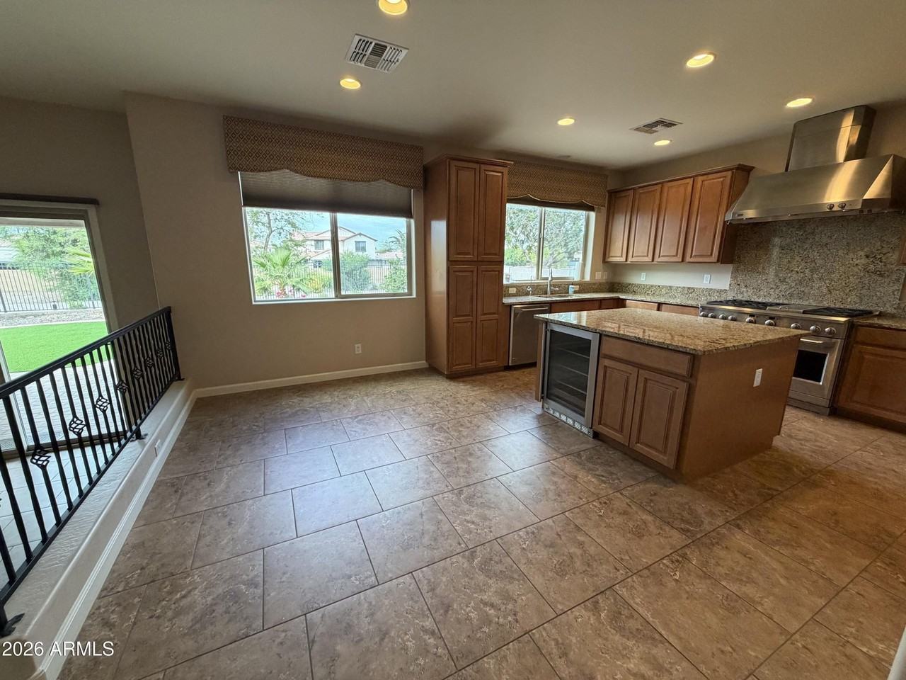 722 E Sipapu Dr - Photo 6 of 35