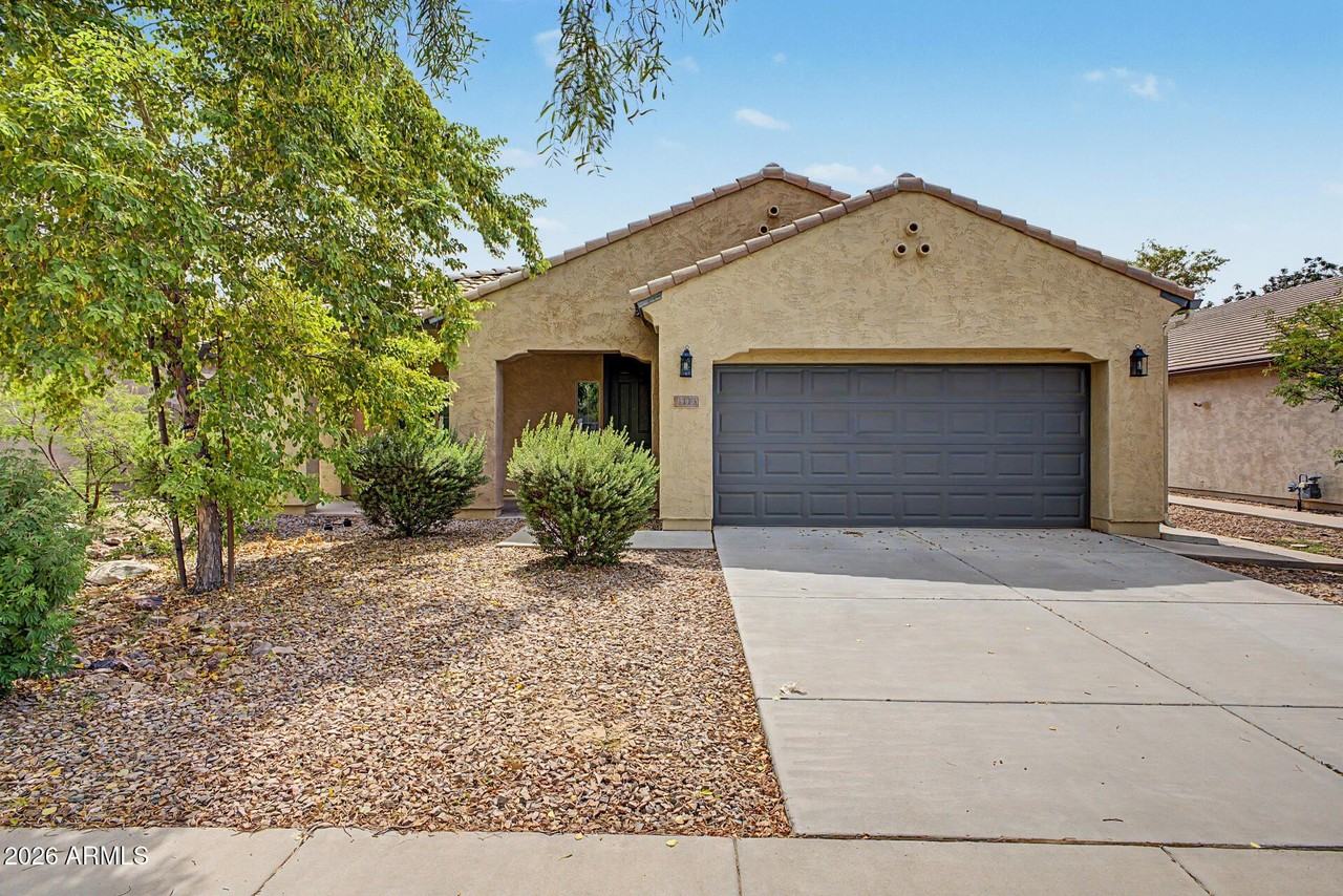 3113 E Chisum Ln