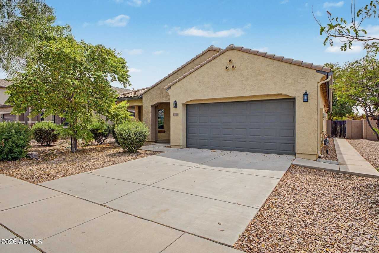 3113 E Chisum Ln - Photo 3 of 35