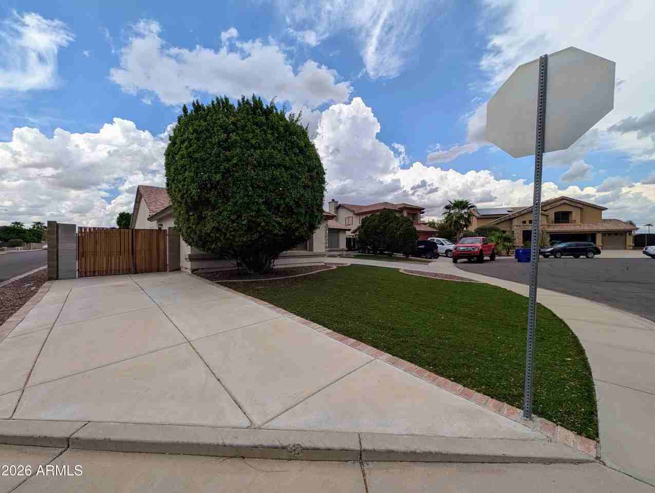 15748 W Paradise Ln - Photo 2 of 50