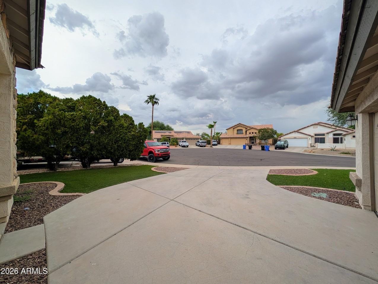 15748 W Paradise Ln - Photo 6 of 50