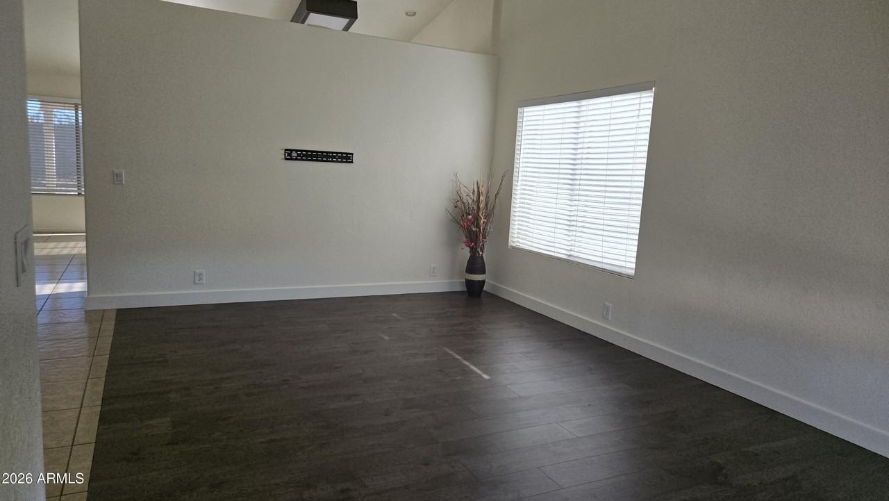 5153 W Wescott Dr - Photo 4 of 32