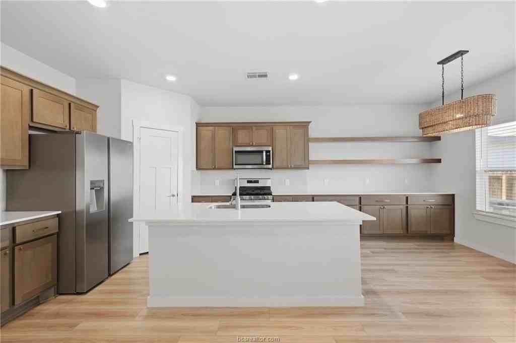 916 Kickapoo Ln - Photo 7 of 23