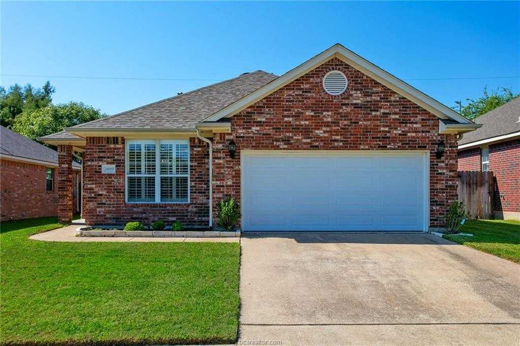 2619 Trophy Dr - Photo 3 of 37