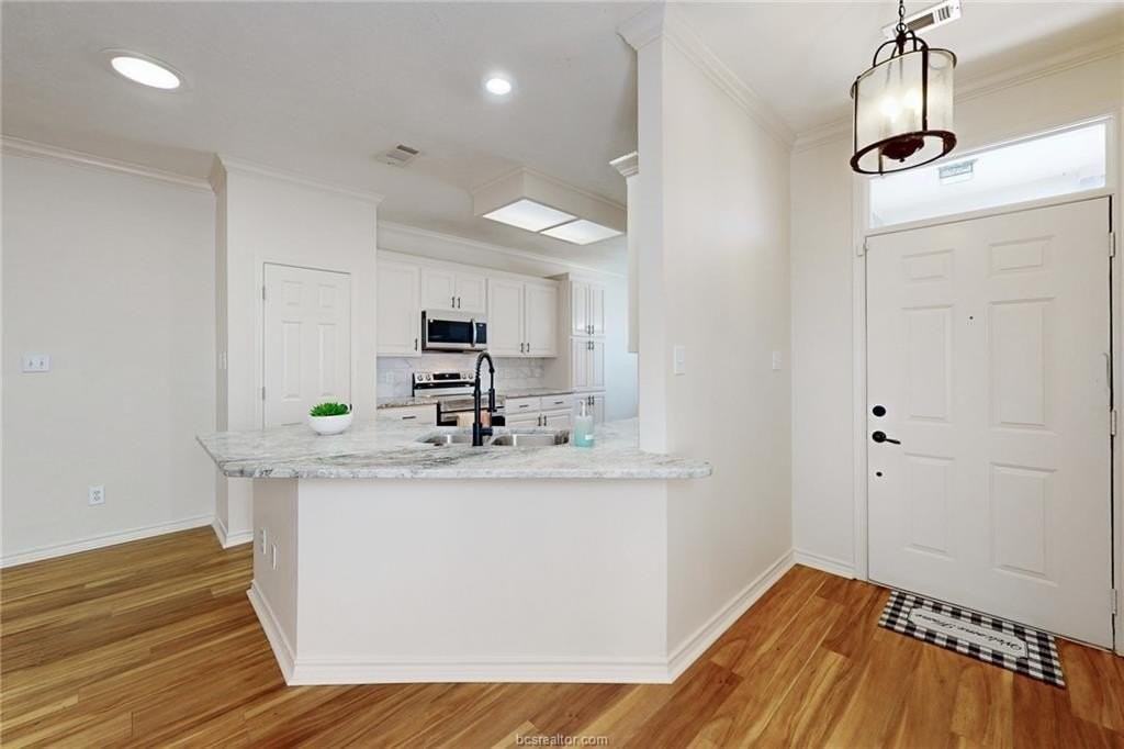 2619 Trophy Dr - Photo 5 of 37
