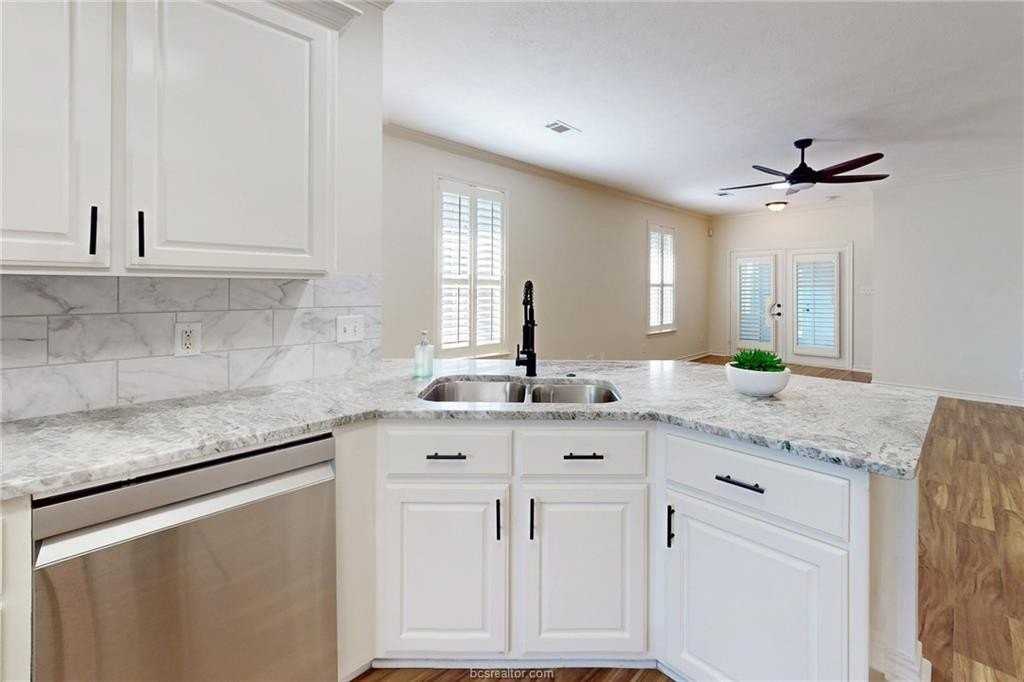 2619 Trophy Dr - Photo 6 of 37