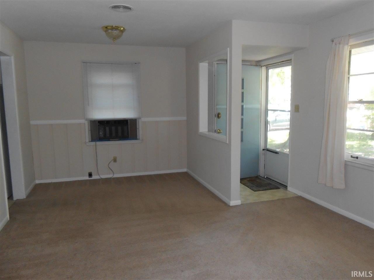 108 S Bryan Ave - Photo 4 of 8