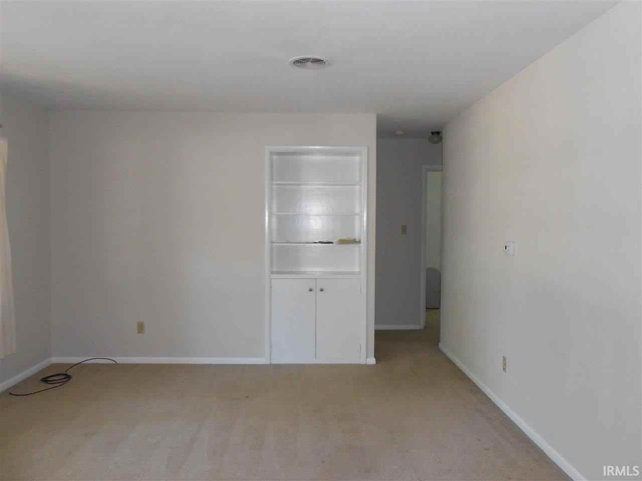 108 S Bryan Ave - Photo 5 of 8