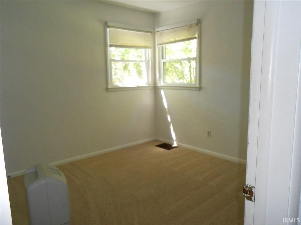 108 S Bryan Ave - Photo 7 of 8