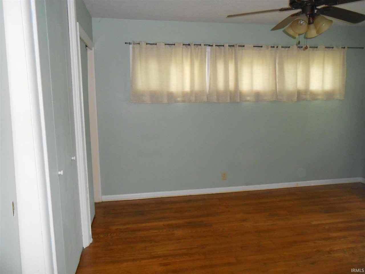 107 S Hillsdale Dr - Photo 7 of 9