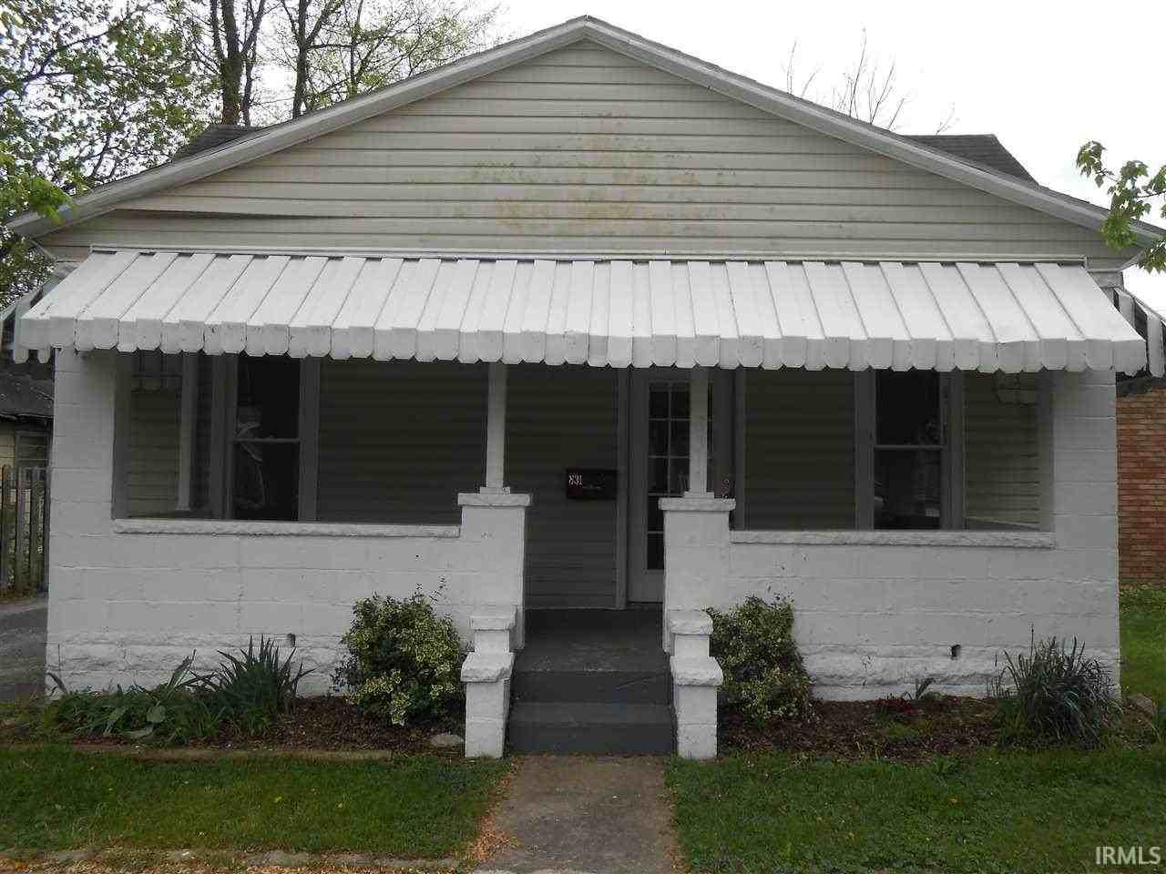 831 W 6th St - Photo 2 of 16