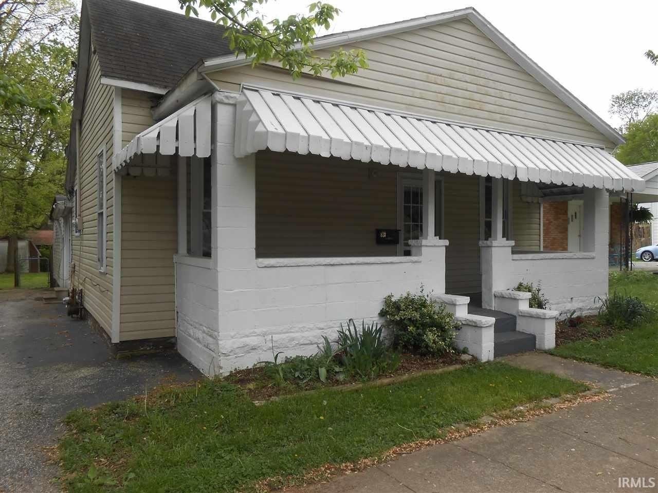 831 W 6th St - Photo 3 of 16