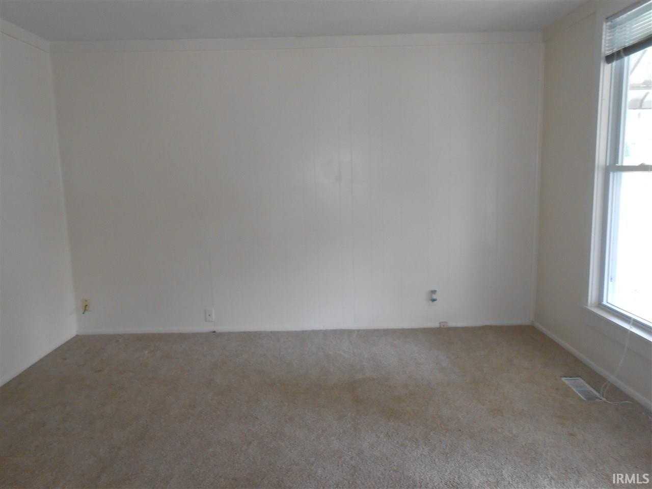 831 W 6th St - Photo 6 of 16