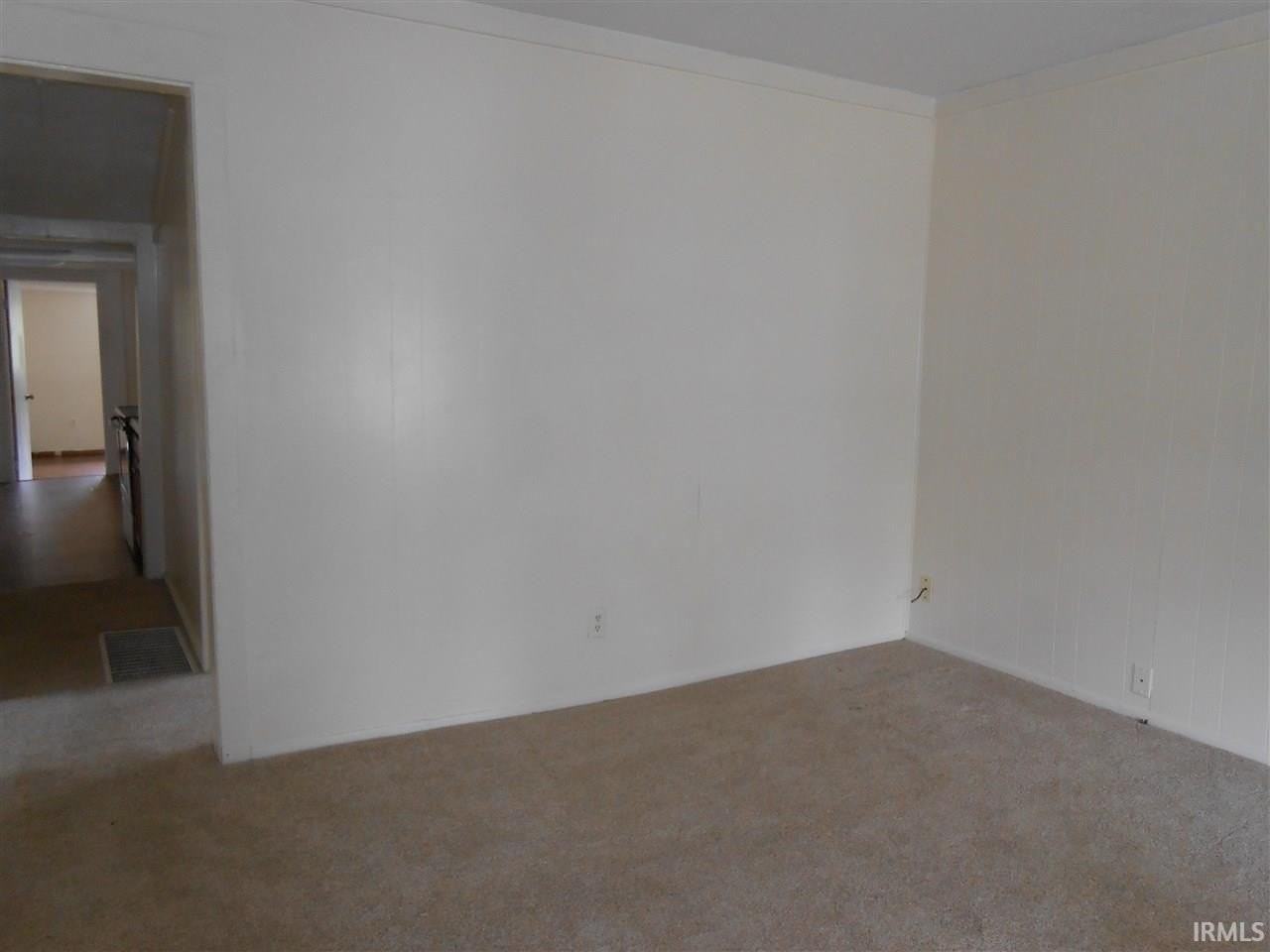 831 W 6th St - Photo 7 of 16