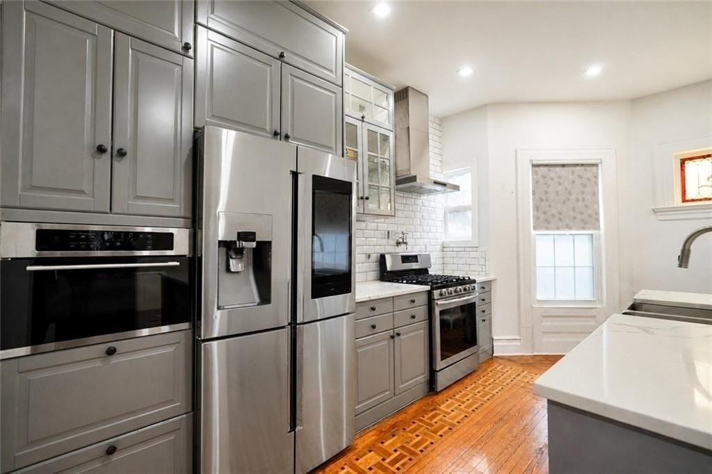 1112 Beverley Rd - Photo 5 of 42