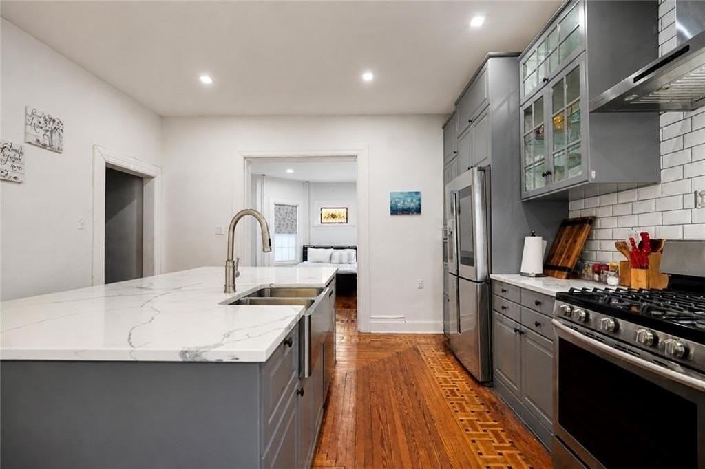 1112 Beverley Rd - Photo 7 of 42
