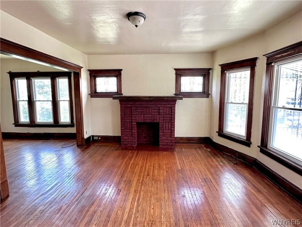 248 Loring Ave - Photo 3 of 11