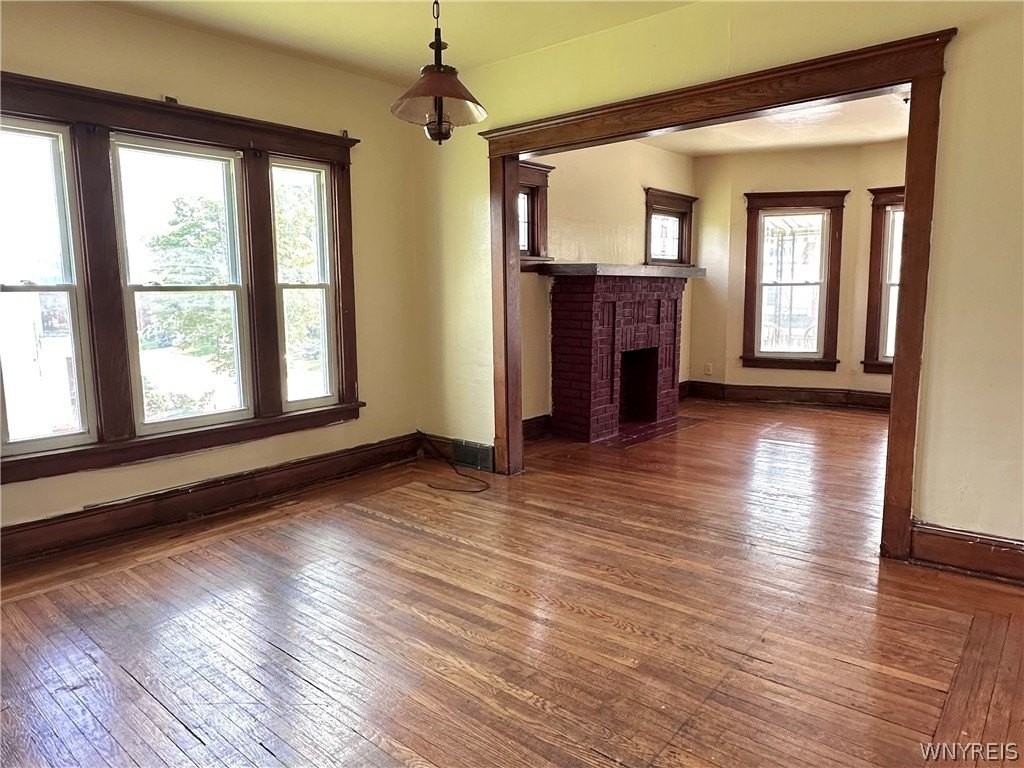 248 Loring Ave - Photo 5 of 11