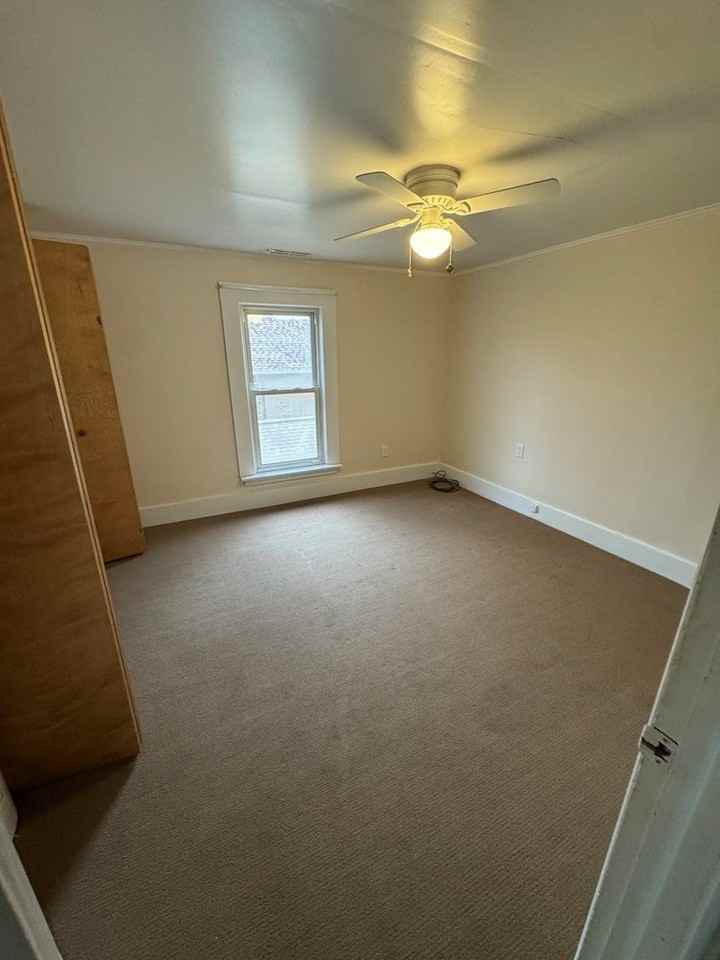 211 W 2nd St - Photo 5 of 8