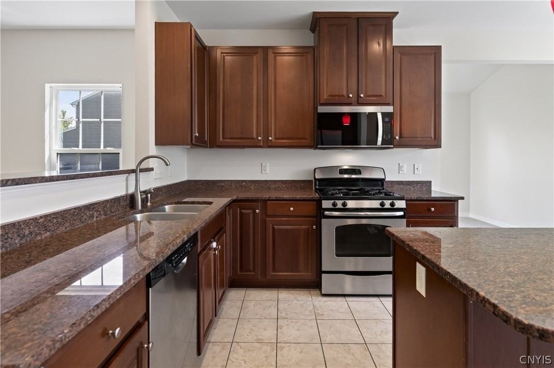 101 Rising Crest Cir - Photo 3 of 35