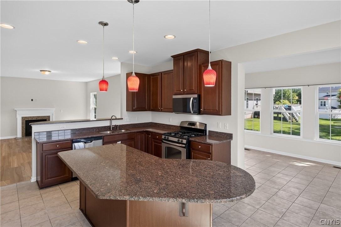 101 Rising Crest Cir - Photo 4 of 35