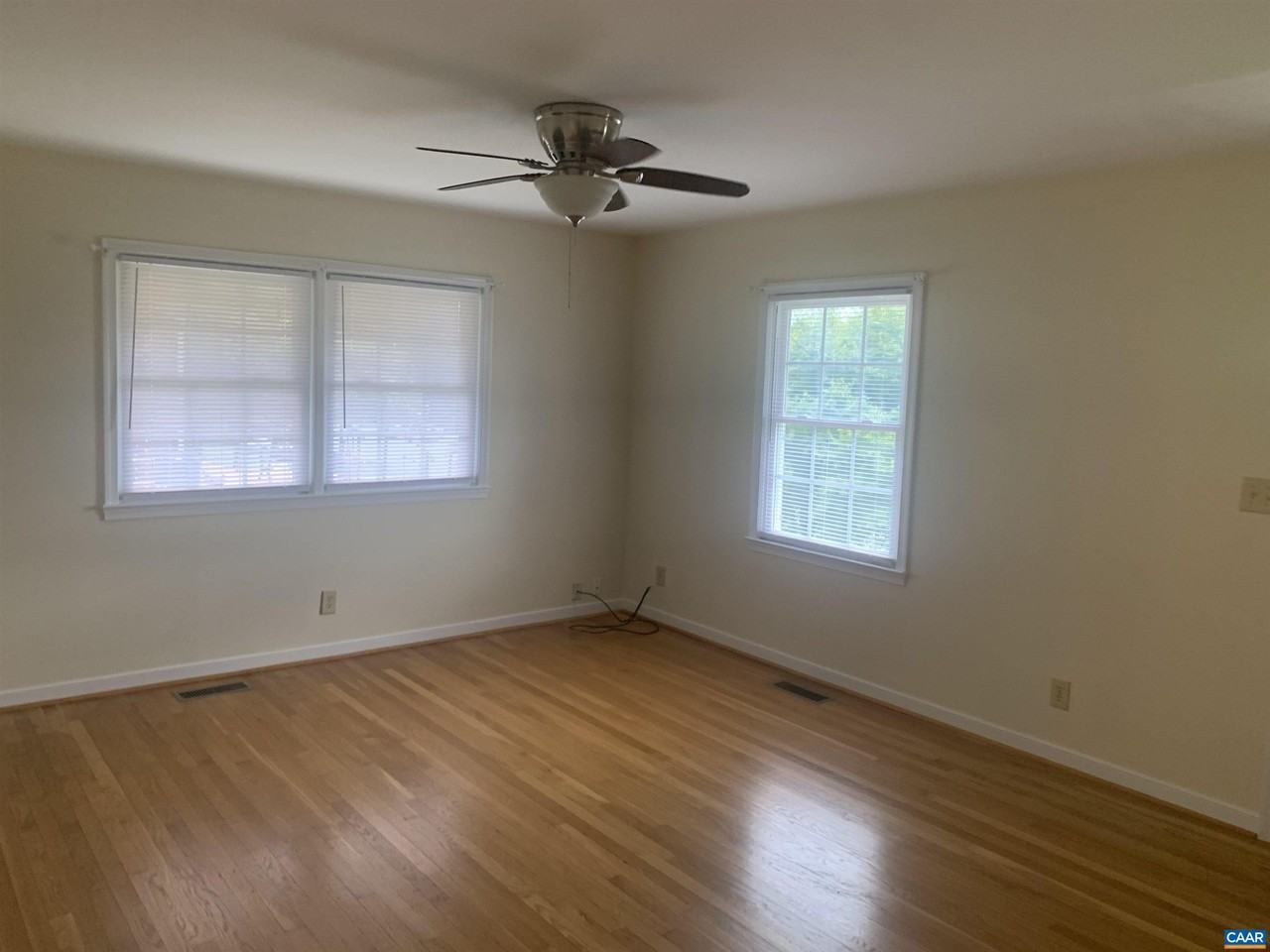 247 Jefferson St - Photo 3 of 14