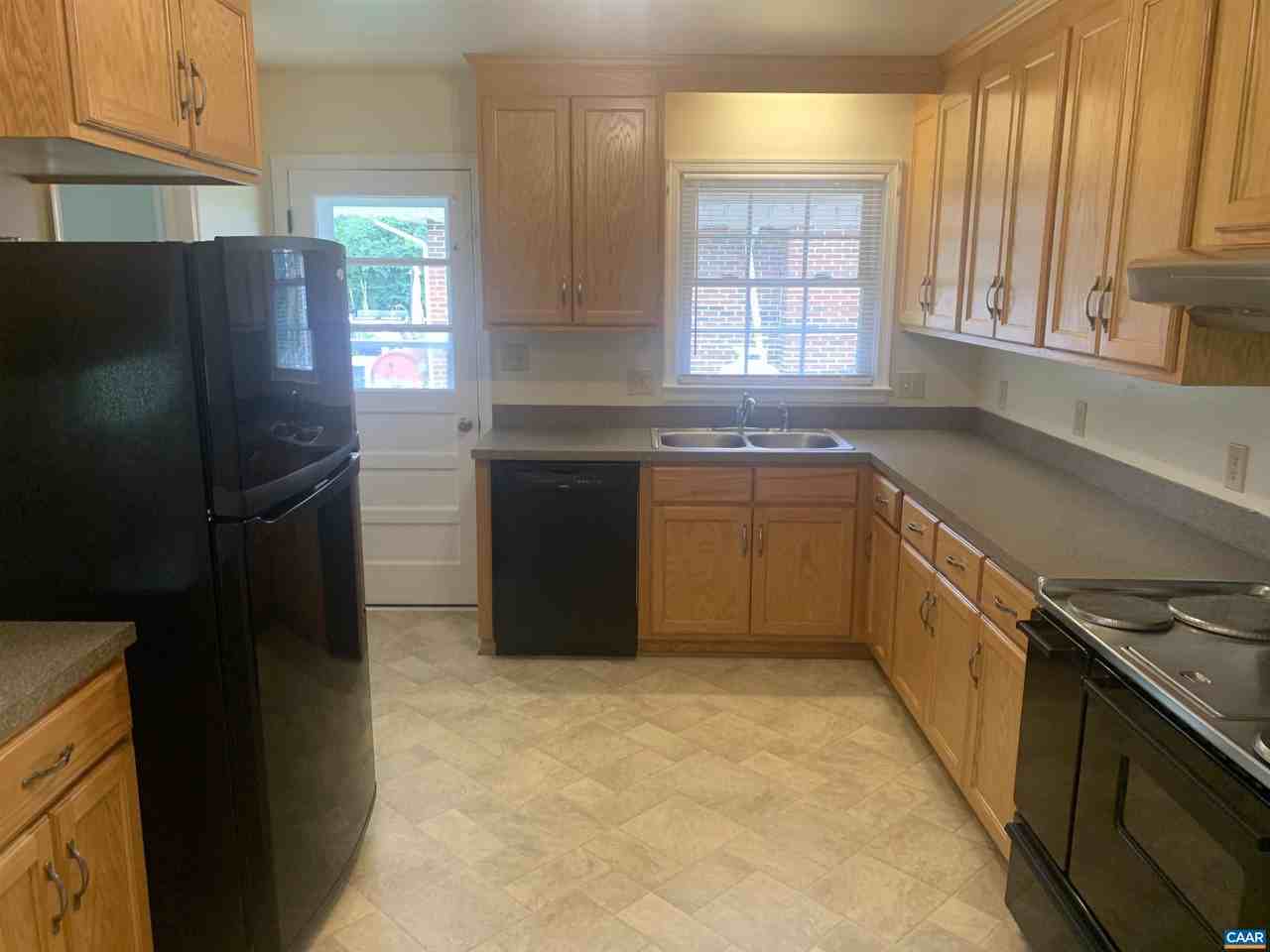 247 Jefferson St - Photo 6 of 14