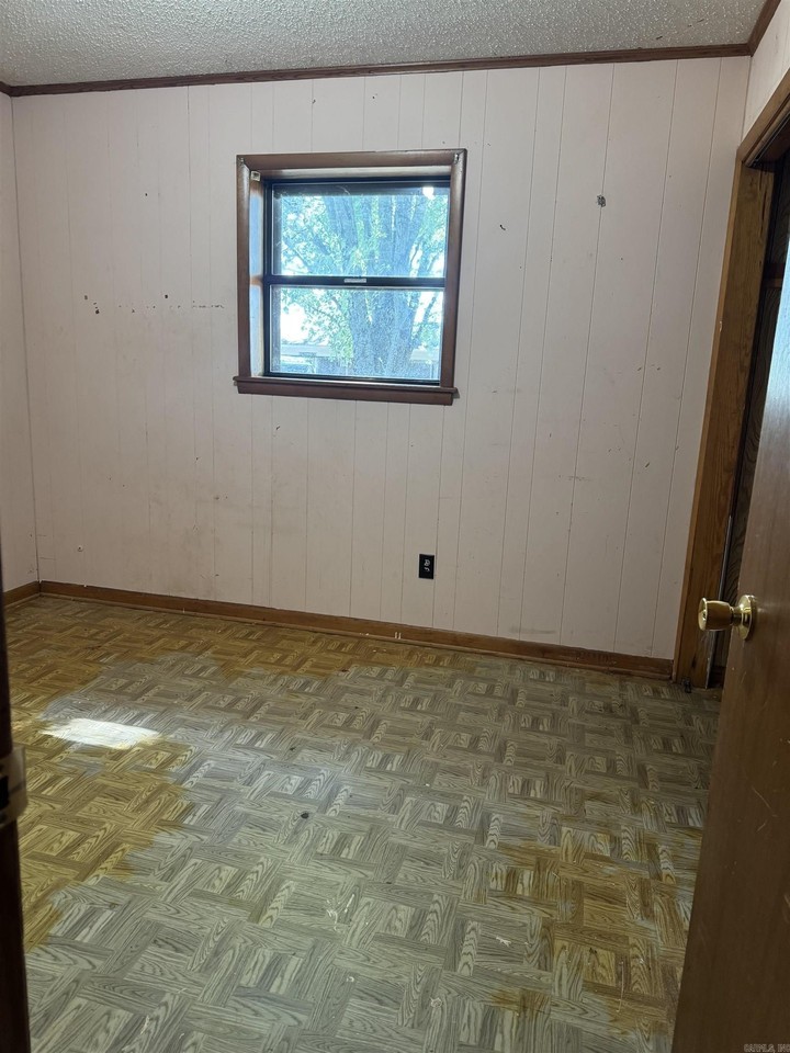 613 N 35th St - Photo 5 of 7