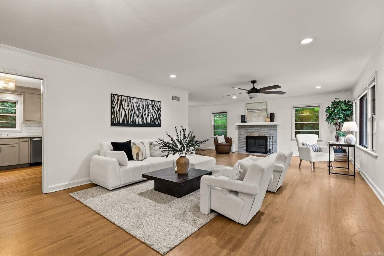2104 Brownwood Rd - Photo 5 of 50
