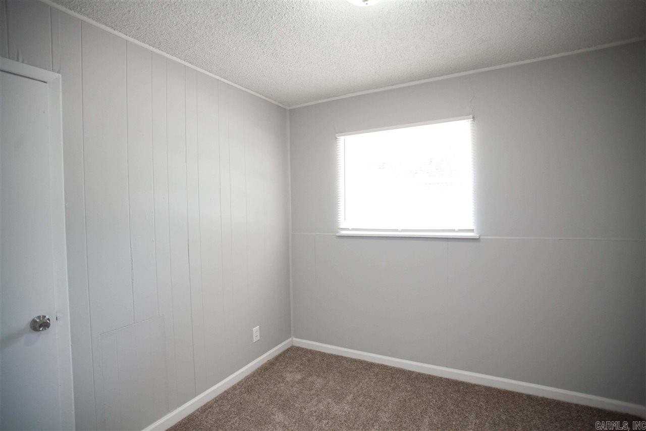 521 Dorothy Dr - Photo 7 of 11
