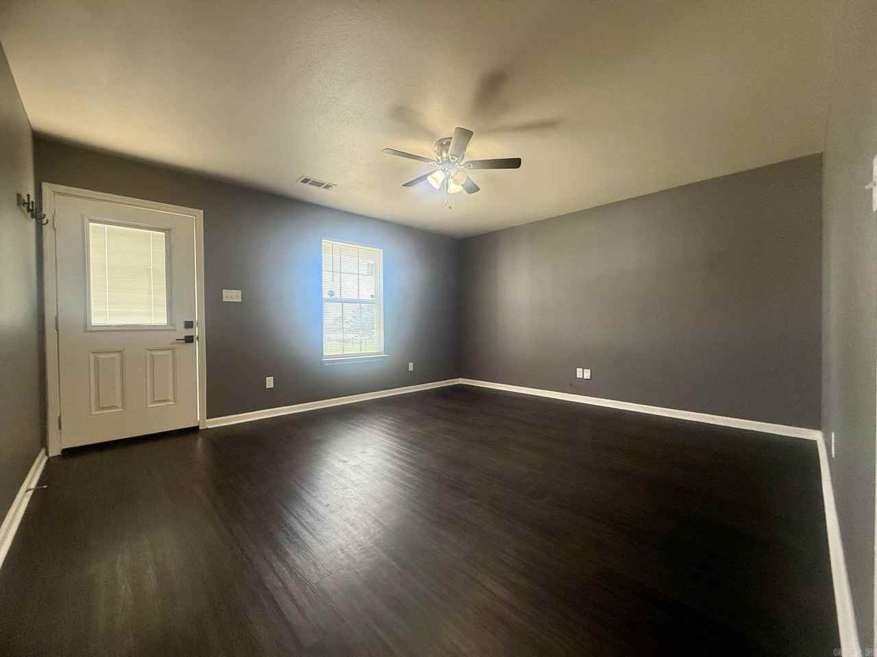 300 Jefferson St - Photo 2 of 17