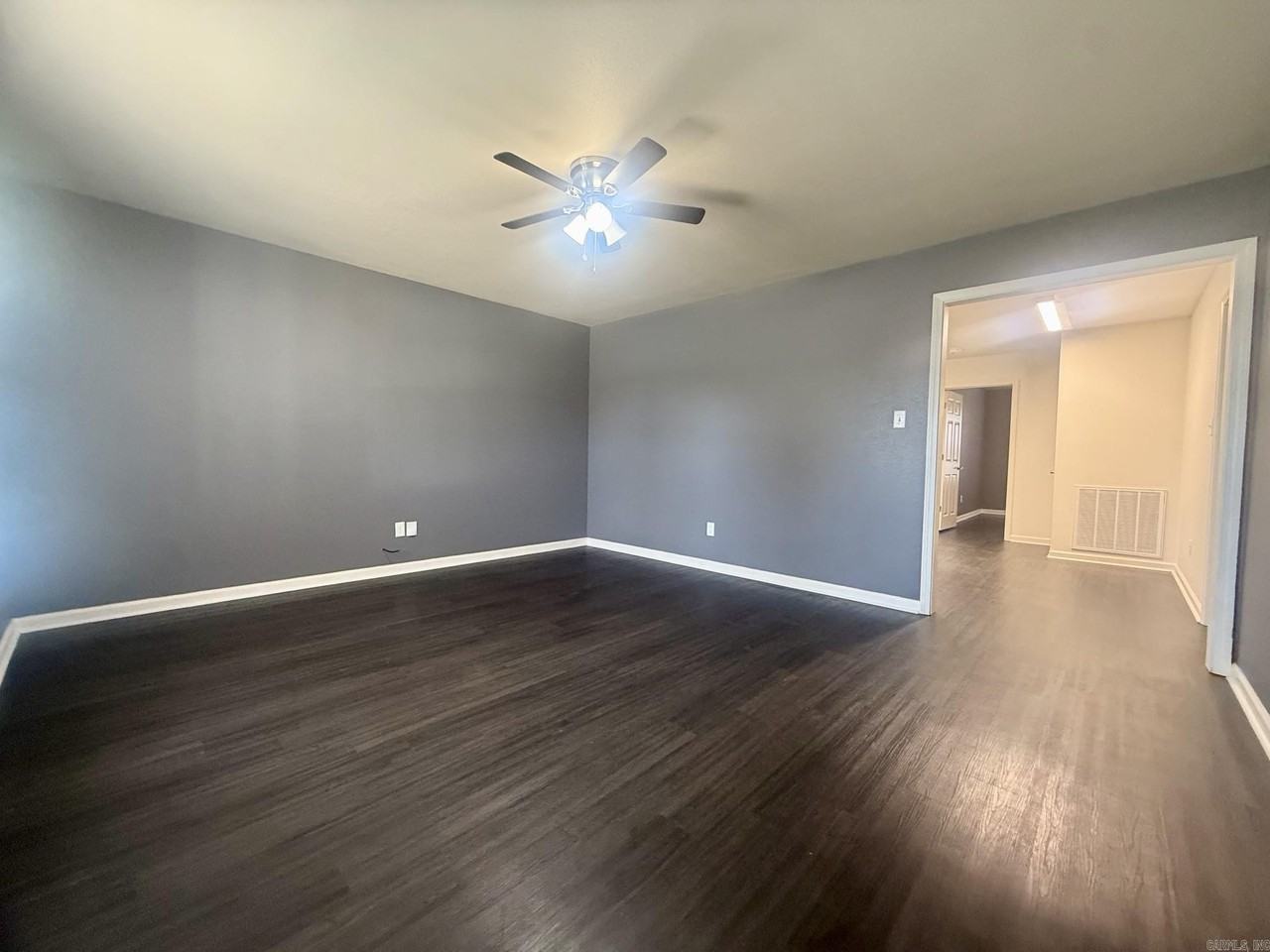 300 Jefferson St - Photo 4 of 17