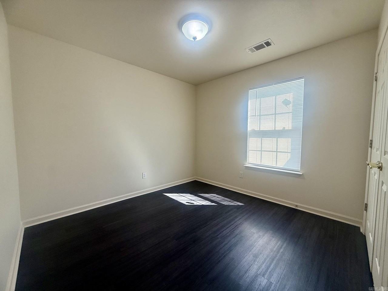 300 Jefferson St - Photo 5 of 17