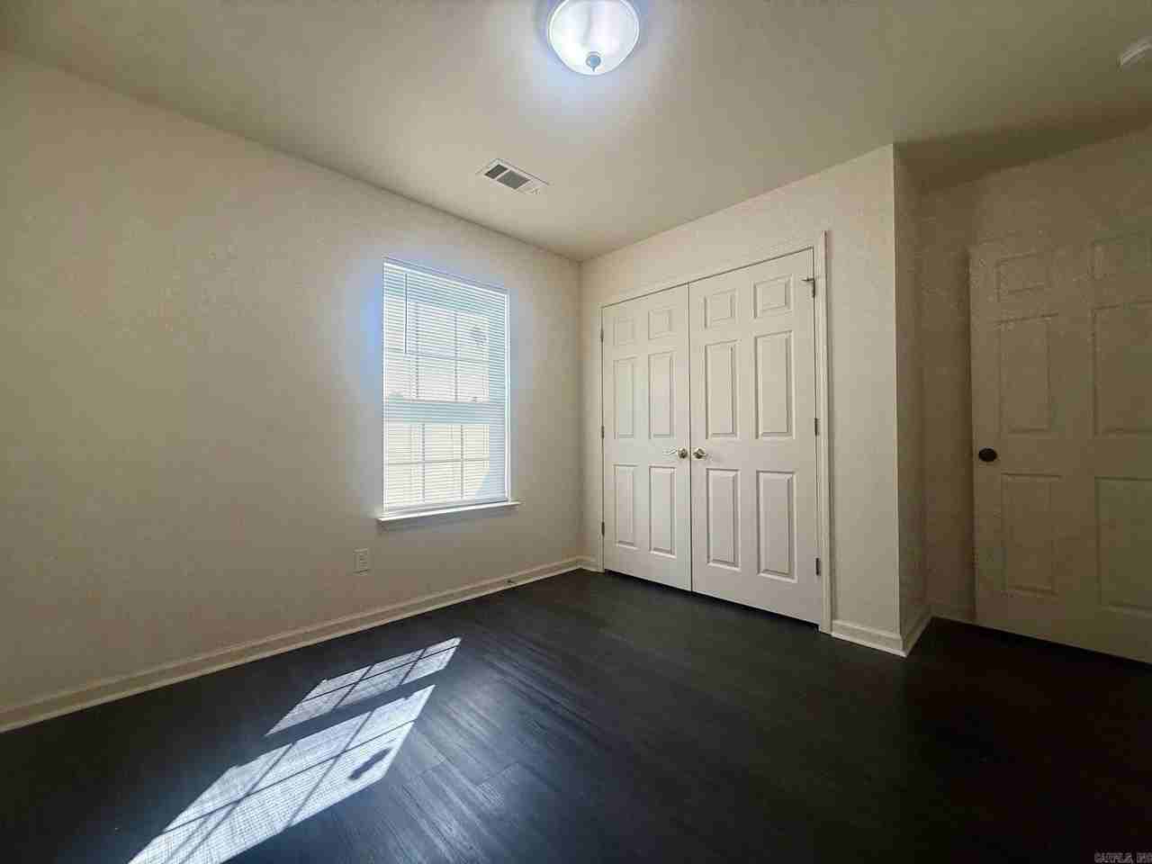 300 Jefferson St - Photo 6 of 17