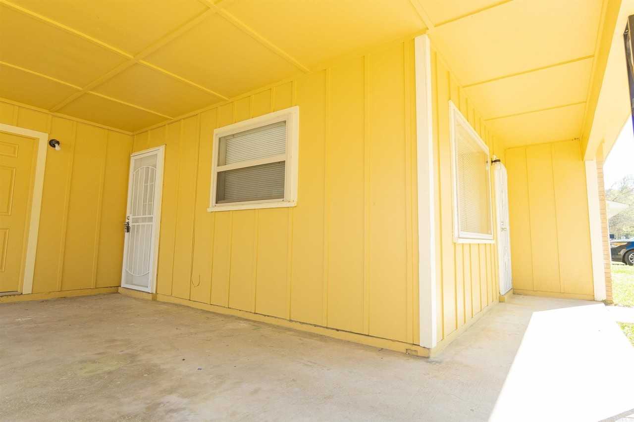 3616 Arapaho Trl - Photo 4 of 20