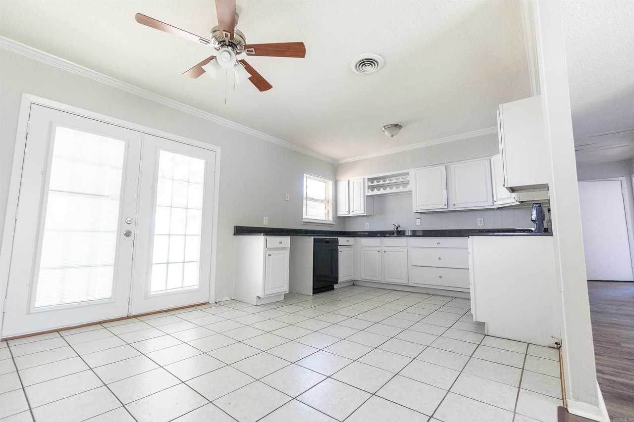 3616 Arapaho Trl - Photo 7 of 20