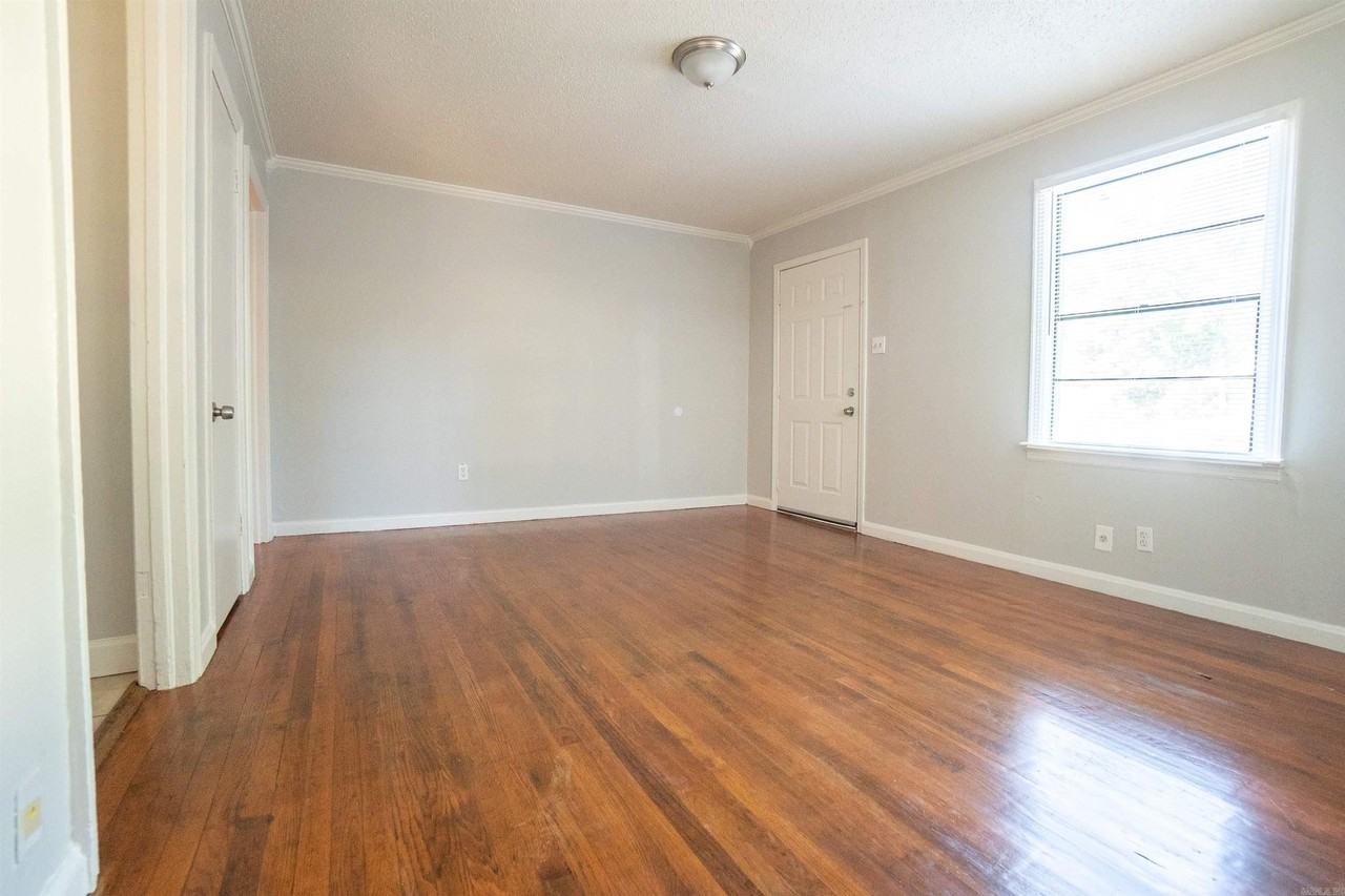 2701 Madison St - Photo 7 of 25