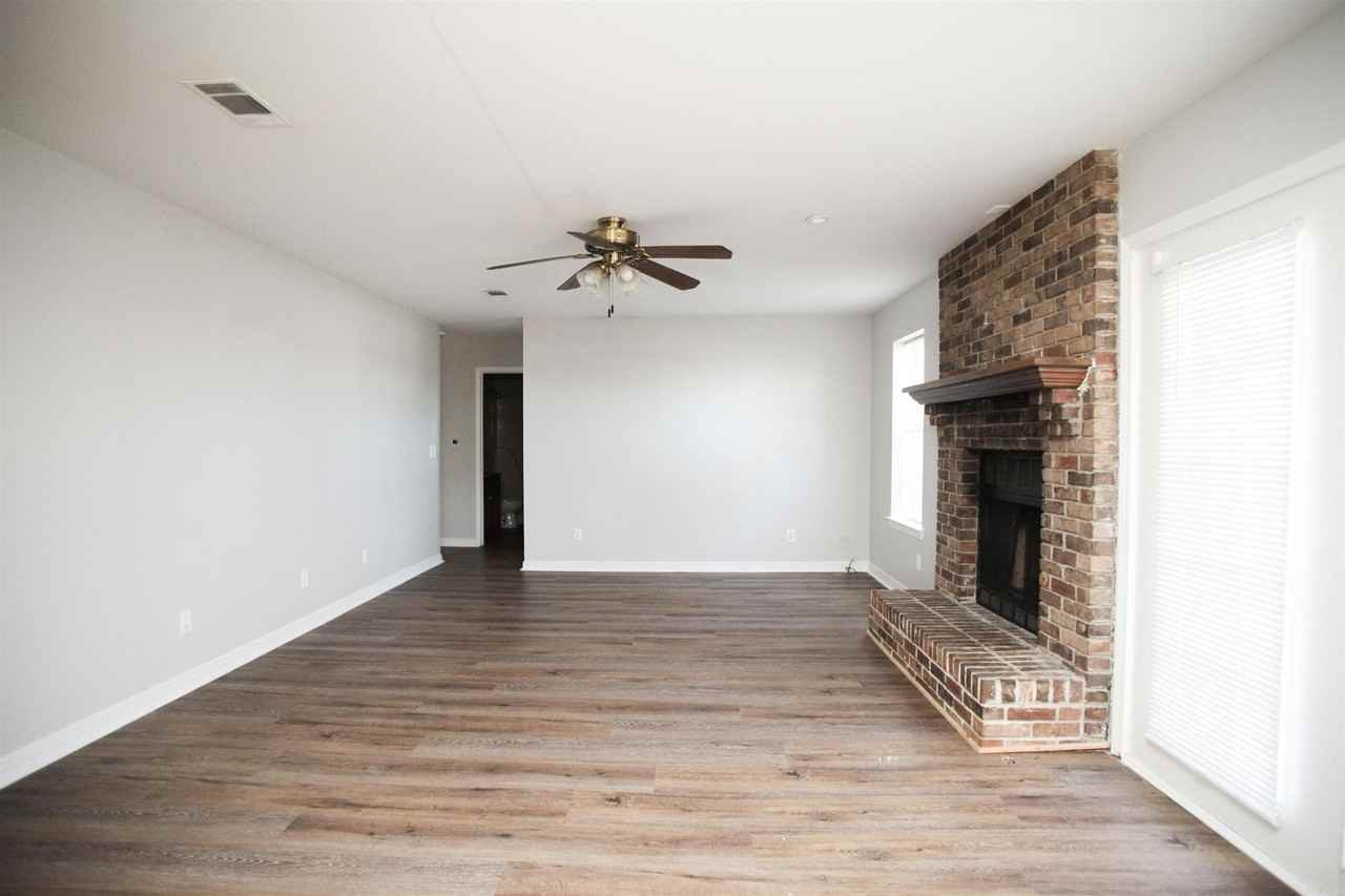 12610 Timber Hill Dr - Photo 2 of 12