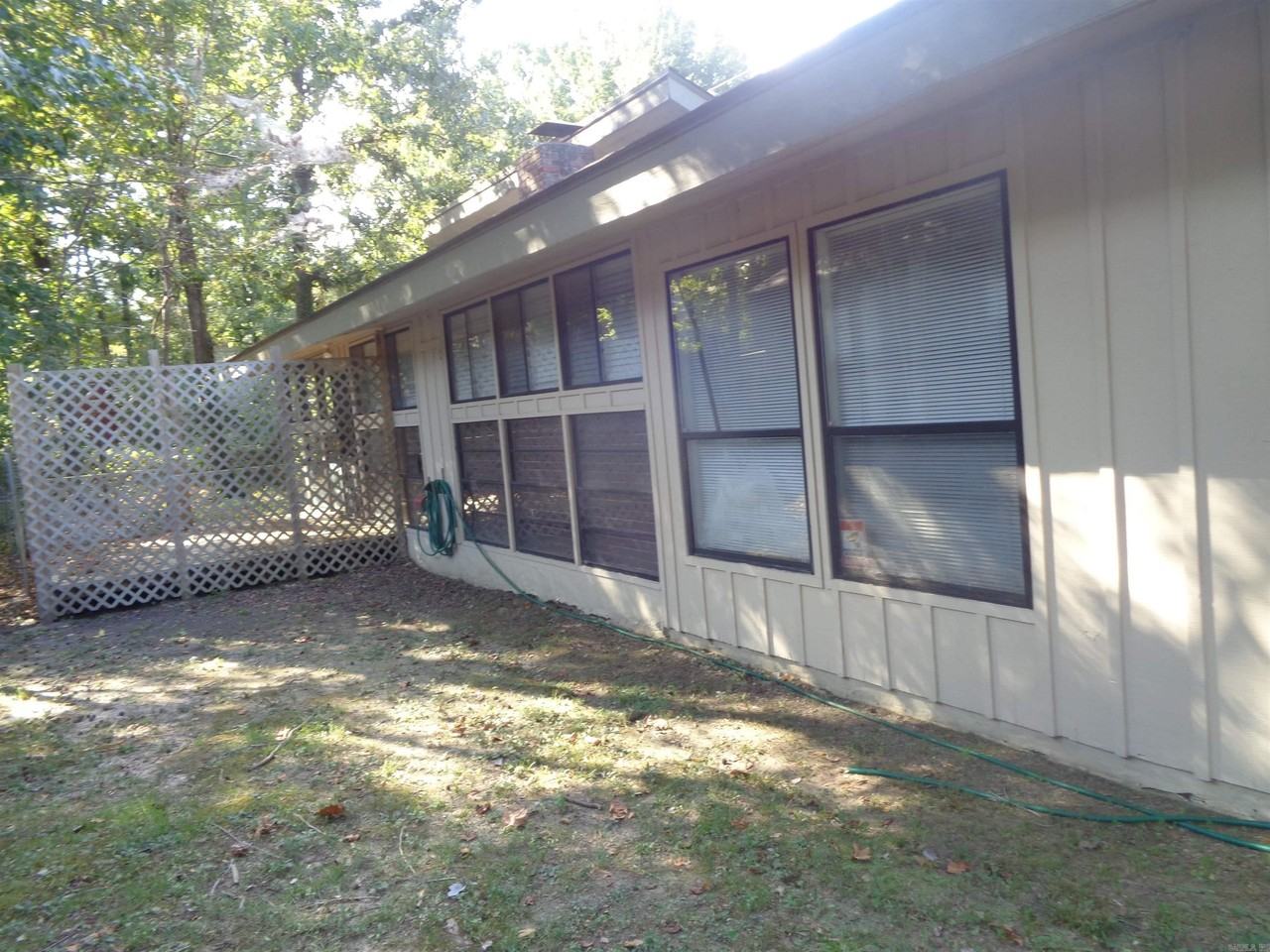 300 Atkins Rd - Photo 3 of 32