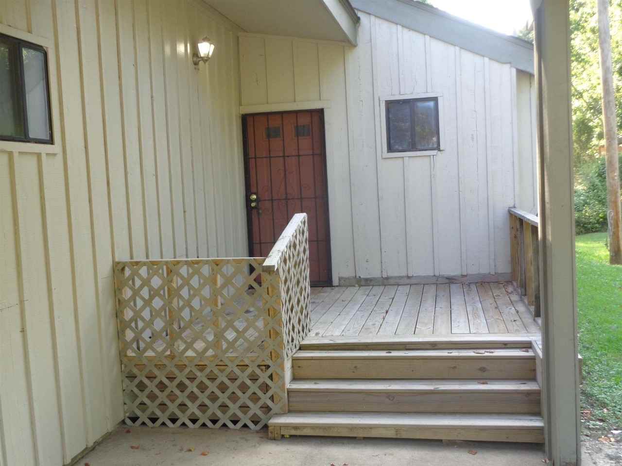 300 Atkins Rd - Photo 4 of 32