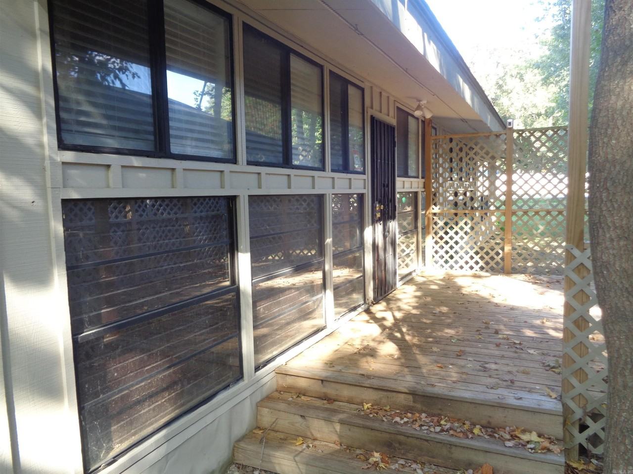 300 Atkins Rd - Photo 7 of 32