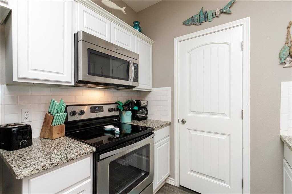 15108 Dory Dr - Photo 7 of 39