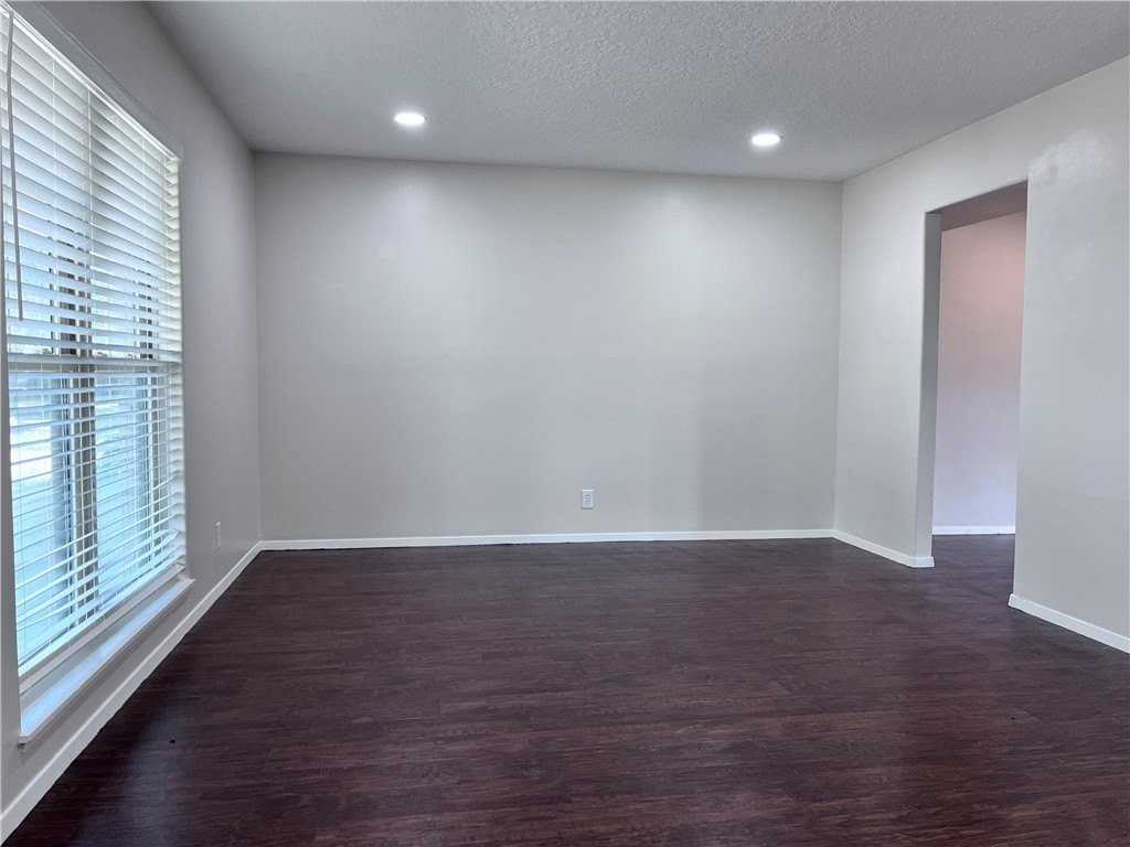 621 Philomena Dr - Photo 3 of 38
