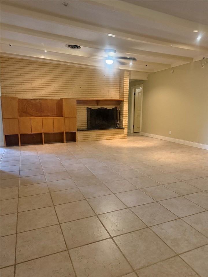 302 Montclair Dr - Photo 3 of 26