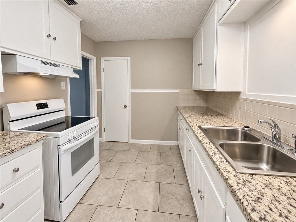 1537 Devon Dr - Photo 3 of 10