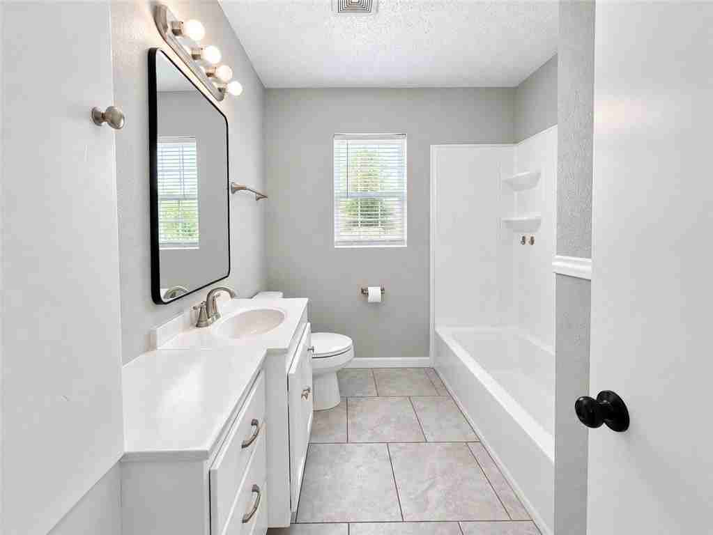 1537 Devon Dr - Photo 4 of 10